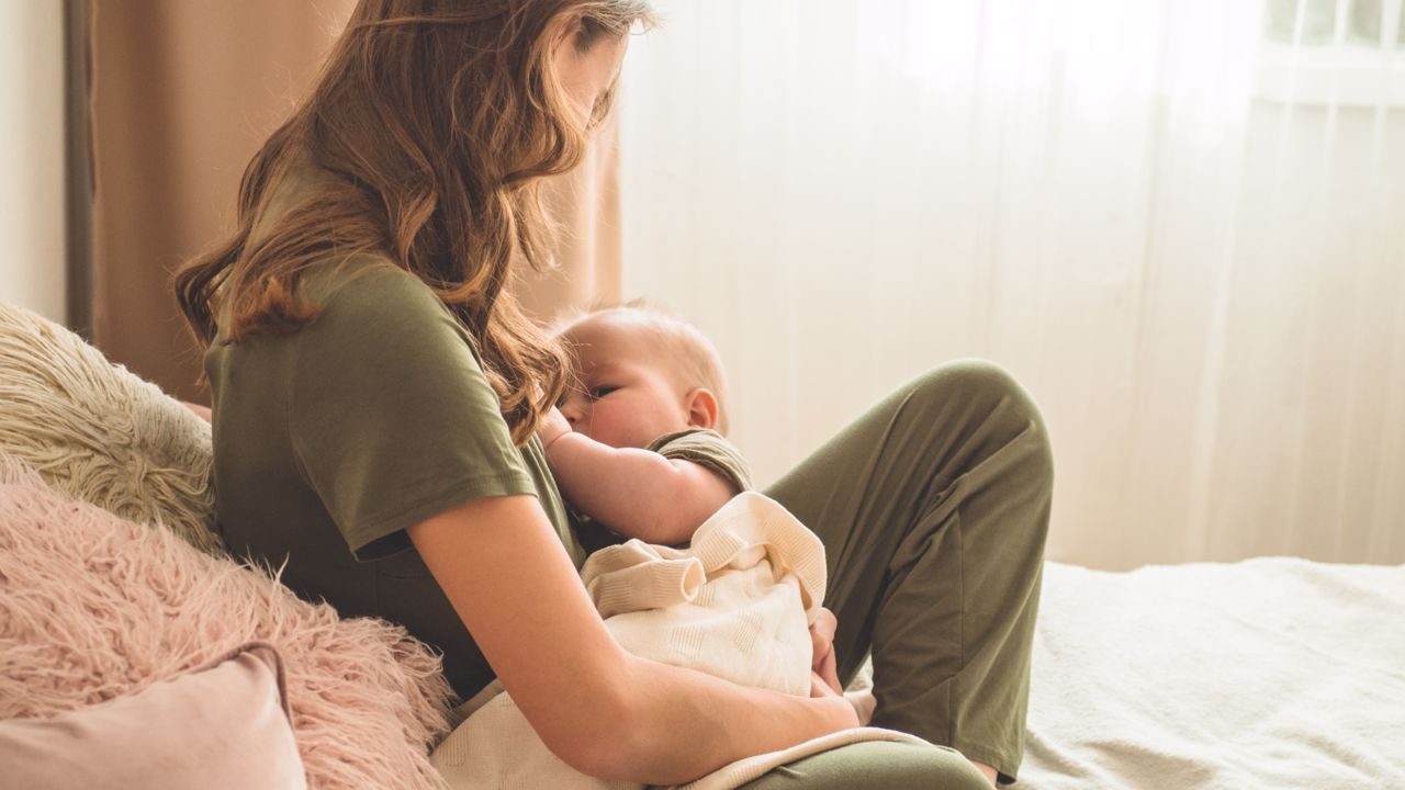 Pega correta da mama: o que o seu bebé está fazendo errado? Aqui estão algumas soluções