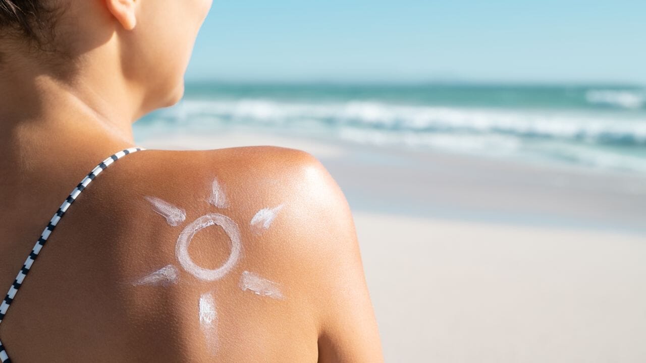 Dois suplementos naturais para te proteger do sol no verão